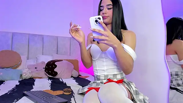 Snapshot of Baby_Steff chatting on October 24, 1:56 am Baby Steff online show from October 24, 1:56 am