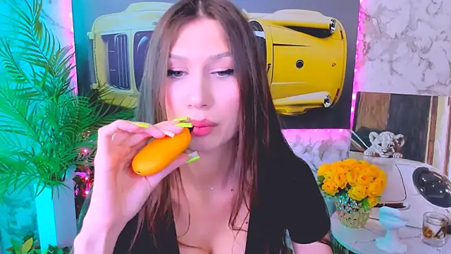 Mollyinyourmind online show from October 8, 10:30 am