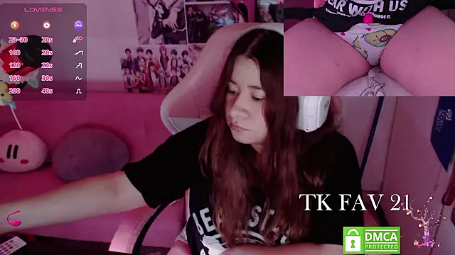 Pink girl0n online show from March 31, 4:01 am