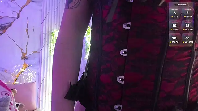 Naomy tay1 online show from April 10, 6:30 am