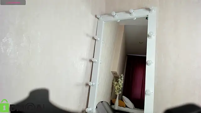 Elle Ellise online show from October 1, 6:40 am