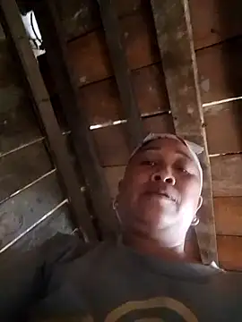 Snapshot of Mamapm20 chatting on October 3, 1:43 am Mamapm20 online show from October 3, 1:43 am