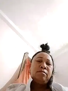 Snapshot of Mamapm20 chatting on October 8, 7:29 pm Mamapm20 online show from October 8, 7:29 pm