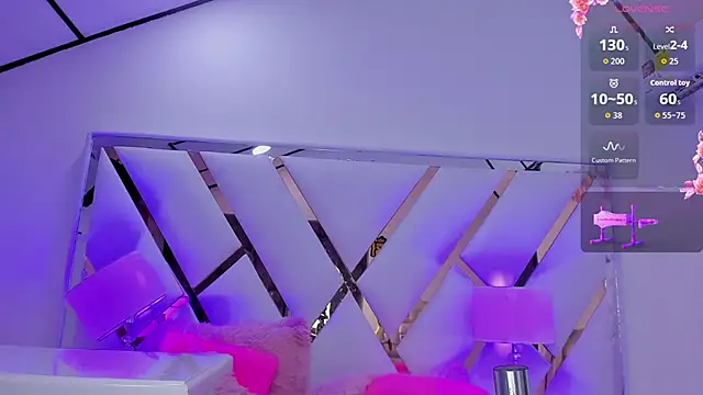 Snapshot of megann__up chatting on October 9, 4:05 am megann  up online show from October 9, 4:05 am