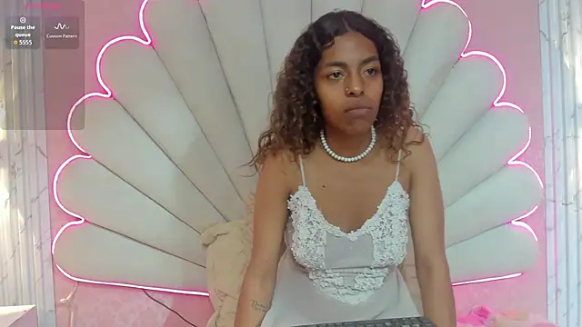 MisRoos online show from October 6, 8:24 pm