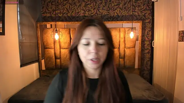 Isa Thompson   online show from January 11, 11:59 am