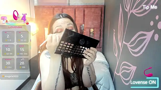 Isa Thompson   online show from September 17, 12:14 pm