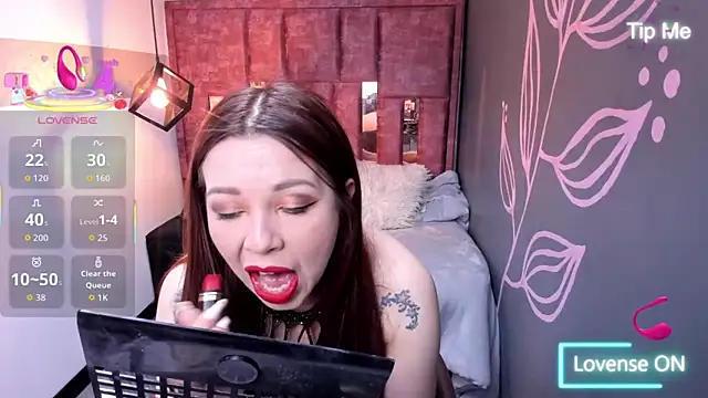 Isa Thompson   online show from September 25, 12:04 pm