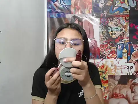 Snapshot of SofieLove_01 chatting on October 8, 9:13 am SofieLove 01 online show from October 8, 9:13 am