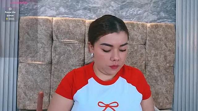 leilapons online show from March 25, 5:38 pm