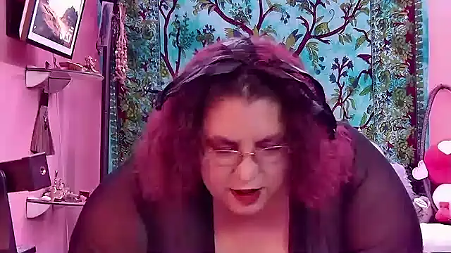 lil-gemini-hippy online show from February 15, 5:10 am