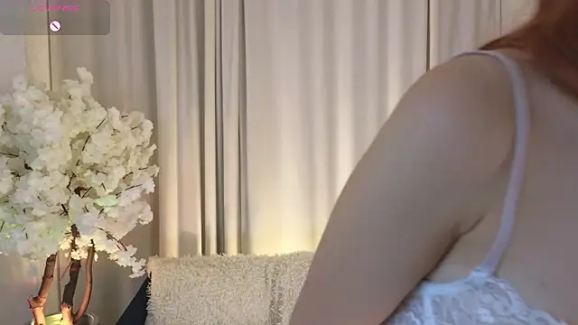 Janet Jee online show from November 17, 11:55 am