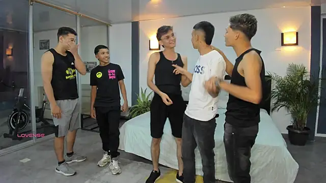 Bisexlifehot   online show from September 19, 11:37 pm