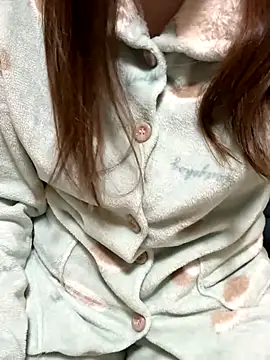 mayu06000 online show from December 18, 5:29 pm