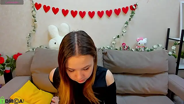 Lori Blossom online show from February 26, 9:30 am