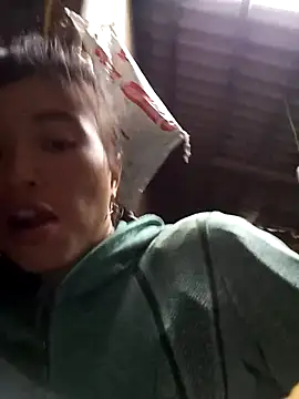 Snapshot of Phuongphuongg chatting on October 25, 9:50 am Phuongphuongg online show from October 25, 9:50 am