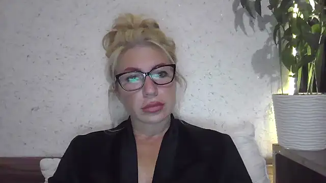 fox red lady7 online show from October 4, 8:24 pm