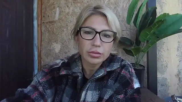 fox red lady7 online show from September 14, 10:02 am