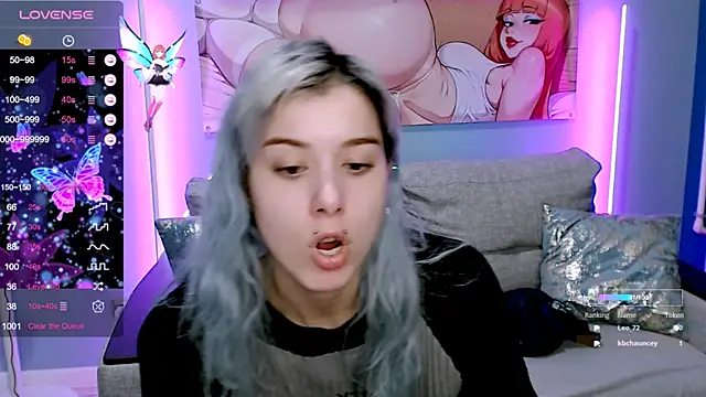 Snapshot of SophieAsh chatting on October 18, 8:17 am SophieAsh online show from October 18, 8:17 am