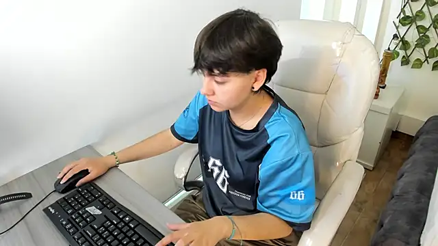 Nathaly ds online show from December 2, 7:38 pm