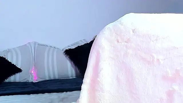 laylaqueen  online show from July 28, 5:38 am