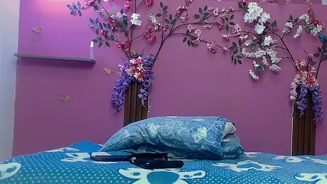 skinnybarbie022 online show from December 16, 1:11 am