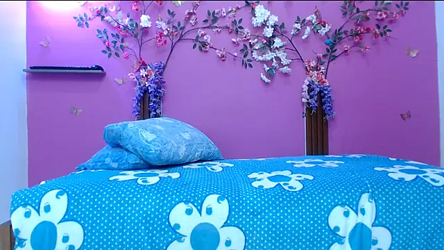 skinnybarbie022 online show from February 20, 12:42 am