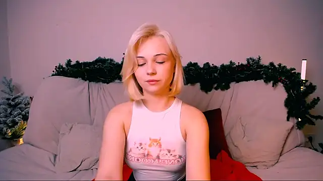 Charlotte Colinss online show from December 18, 3:44 am