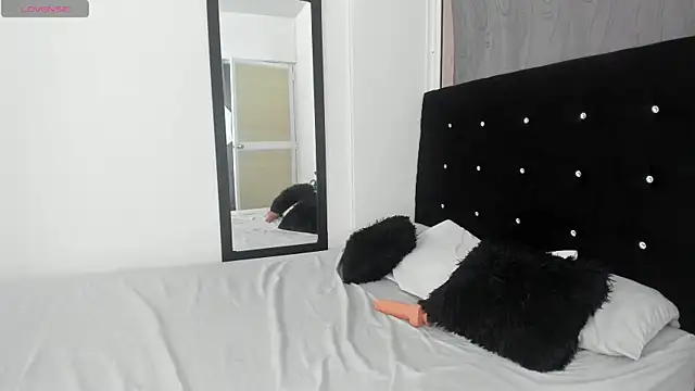 Snapshot of NicoleFletcher chatting on October 26, 7:09 pm NicoleFletcher online show from October 26, 7:09 pm