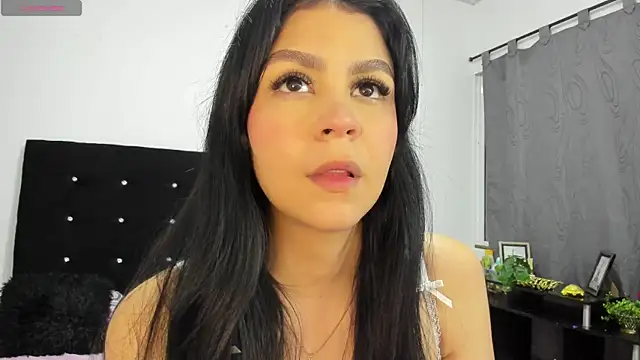 Snapshot of NicoleFletcher chatting on October 5, 12:32 pm NicoleFletcher online show from October 5, 12:32 pm