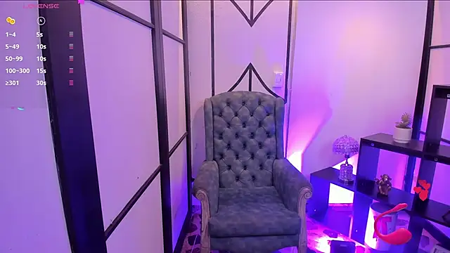 NahomiRichards  online show from December 22, 5:32 am