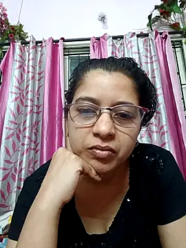 Snapshot of thanusi_2 chatting on October 22, 4:01 pm thanusi 2 online show from October 22, 4:01 pm