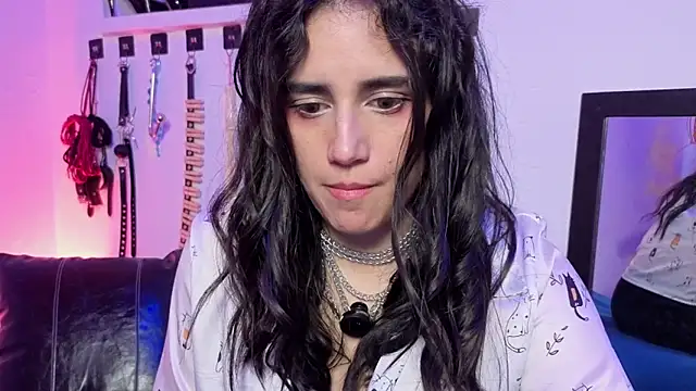 elowen halley1 online show from February 19, 10:19 pm