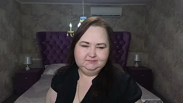 Eloisa Eliot online show from December 1, 4:31 pm