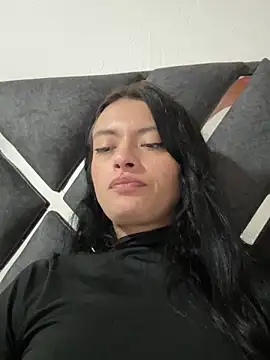 LiaCollings online show from April 13, 4:30 pm