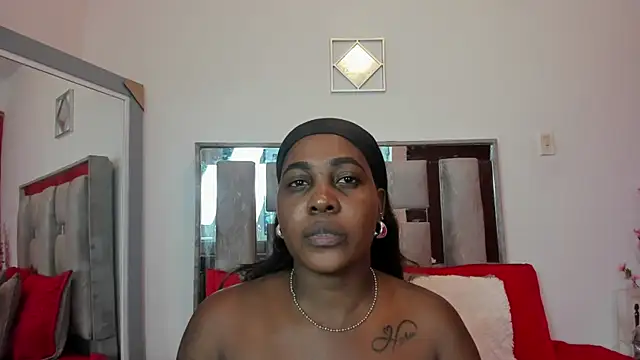 Emilly roaa online show from April 16, 7:02 pm