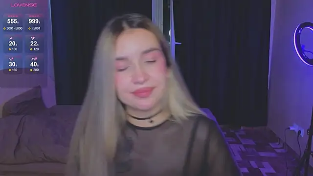 RoxyChill online show from September 26, 9:45 pm