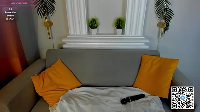 Mia E1fie online show from February 10, 1:30 am