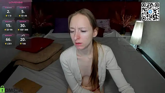 Mia E1fie online show from March 29, 11:59 pm