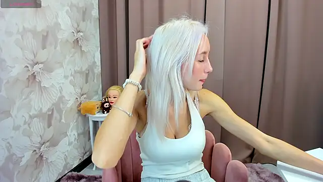 cute luucy online show from October 20, 2:58 am