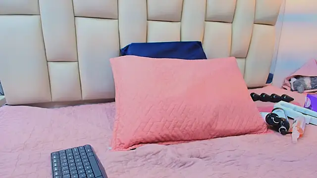 sweet amye online show from February 8, 7:06 pm