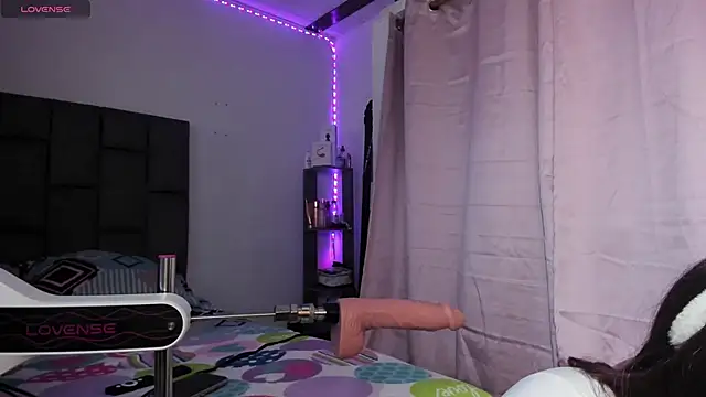 ImSofiVega online show from October 30, 5:47 pm