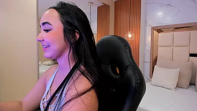 julieta rosee online show from October 28, 10:25 pm