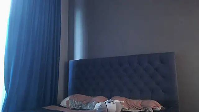 tokyomeow online show from November 25, 6:15 am