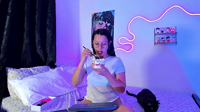 Dilan and Mia online show from October 28, 9:30 pm