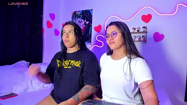 Dilan and Mia online show from April 14, 11:38 pm