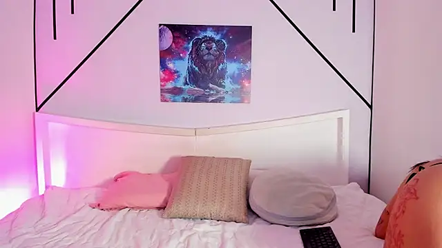 MiahCornell  online show from September 19, 8:52 pm