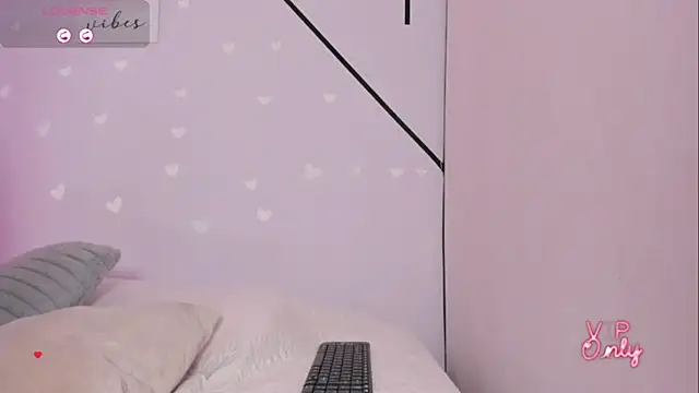 MiahCornell  online show from February 13, 10:44 pm