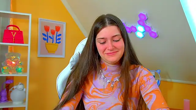 JessicaJewells online show from April 14, 6:24 am