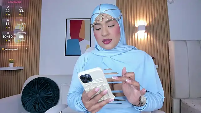 Snapshot of alma_avad chatting on October 23, 9:48 am alma avad online show from October 23, 9:48 am
